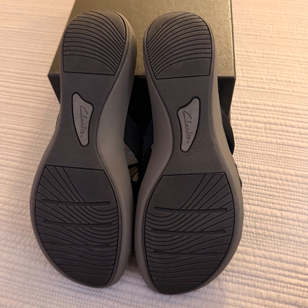 NEW Clarks Women's Cloudsteppers Arla Glison Black Wedge Thong Sandals Size 11W - Picture 8 of 8